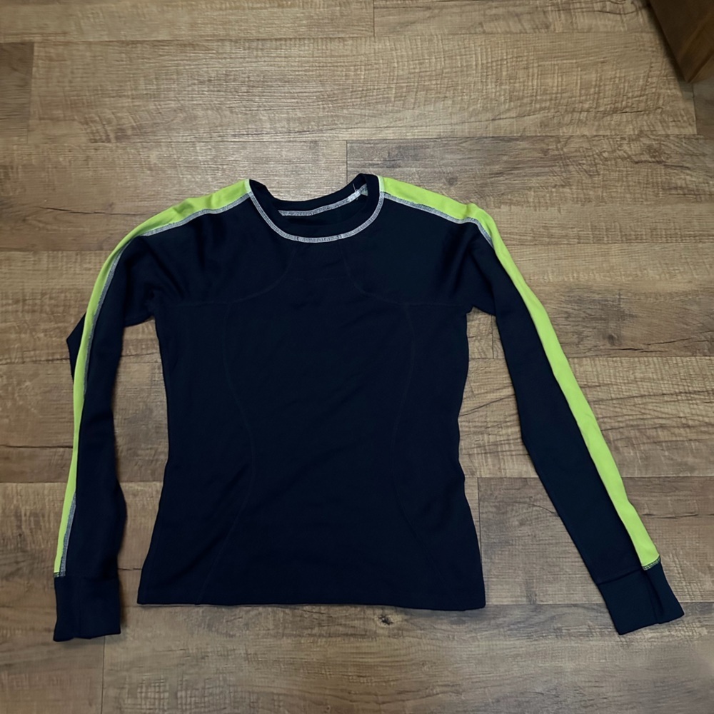 Lululemon tee - Picture 1 of 2